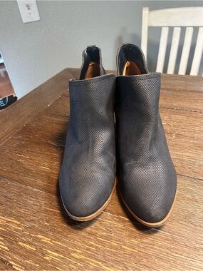 Fergie Corie  ankle boots size 11